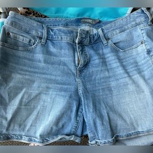 Torrid size 16 denim shorts